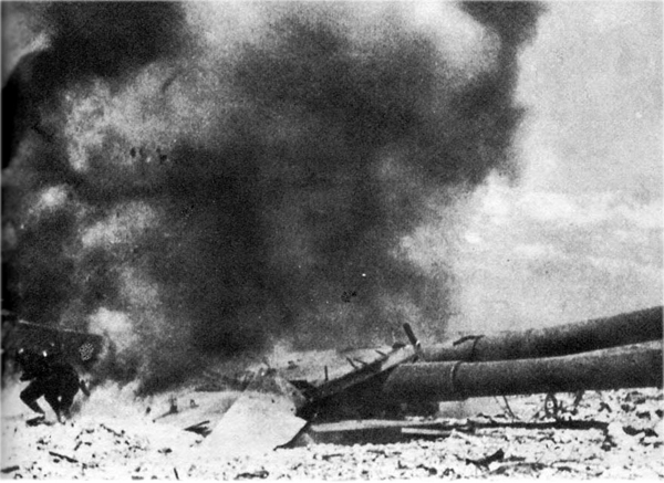 German infantry attacks the gun turret
